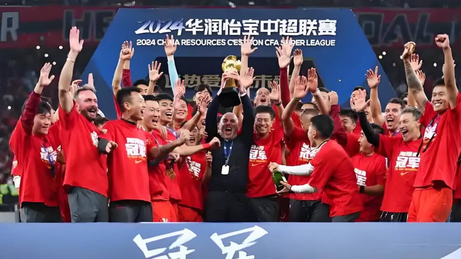 足球比赛录像整理与标签归档示意画面